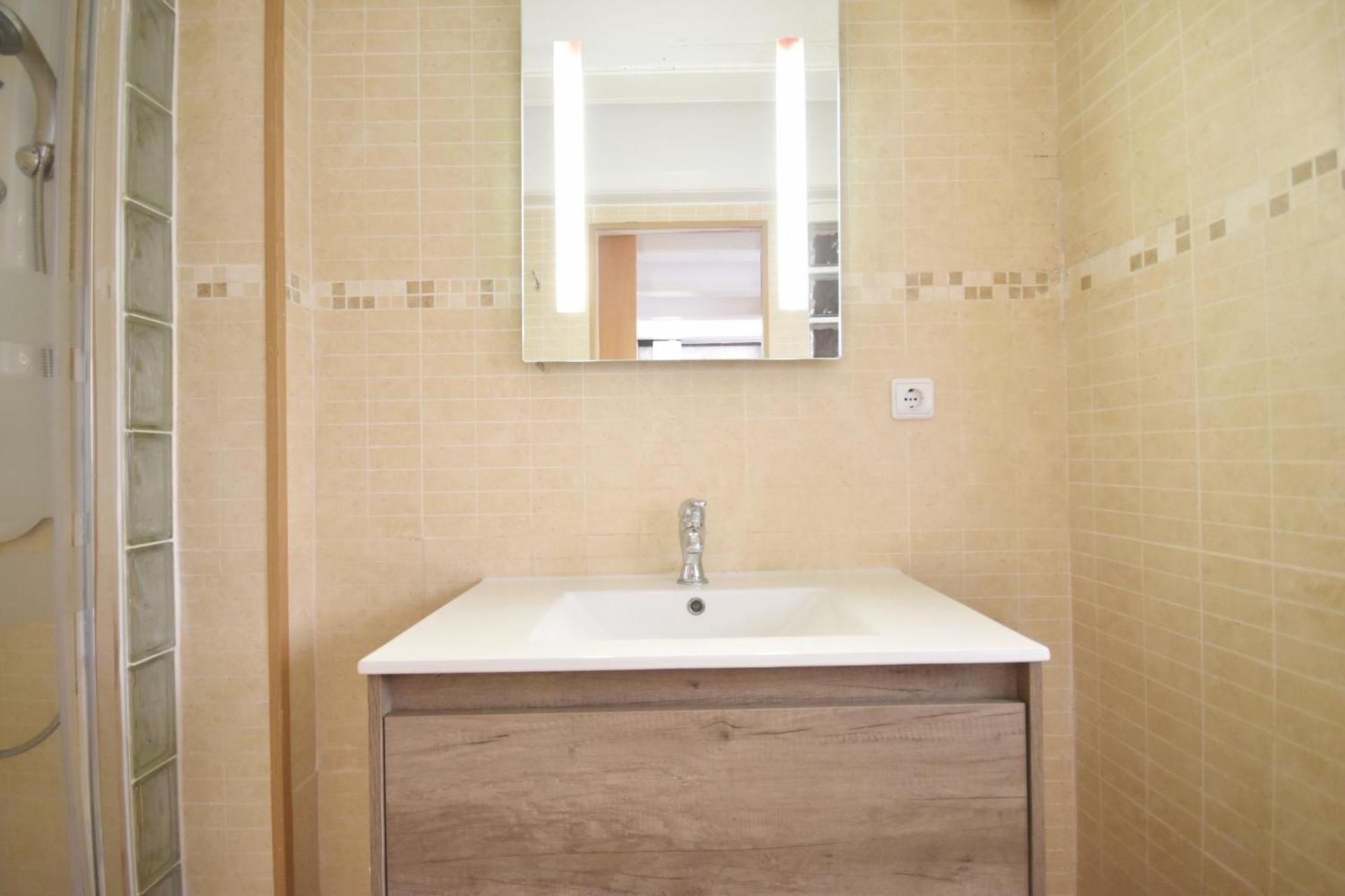 Centrico Apartamento Al Lado De Torres De Quart Valencia Exterior photo